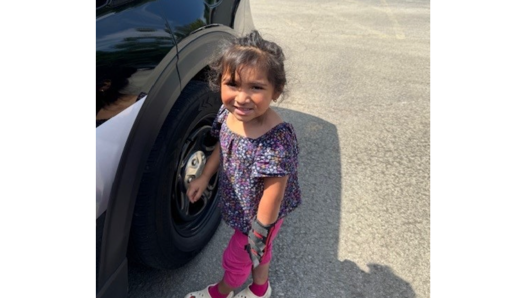 Independence police return young girl found wandering to her home