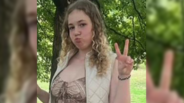 Police Search Multiple Cities for Missing Teenage Girls in Urgent Appeals