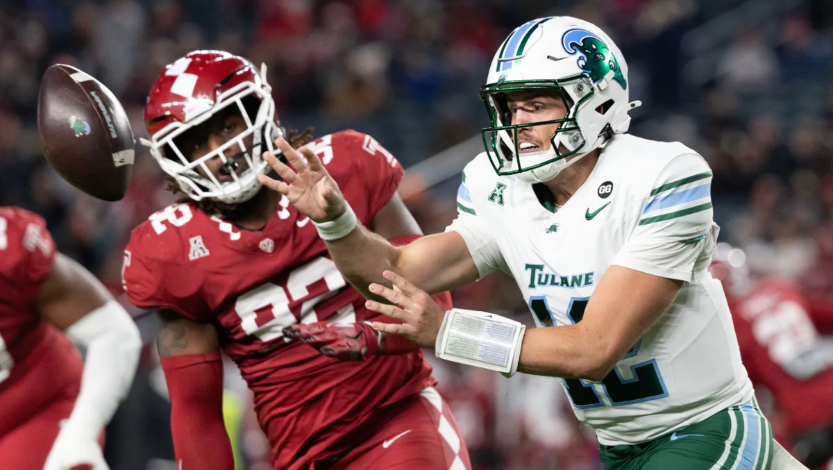 FULL INTERVIEW: Jake Retzlaff stars as No. 24 Tulane beats Temple 37-13