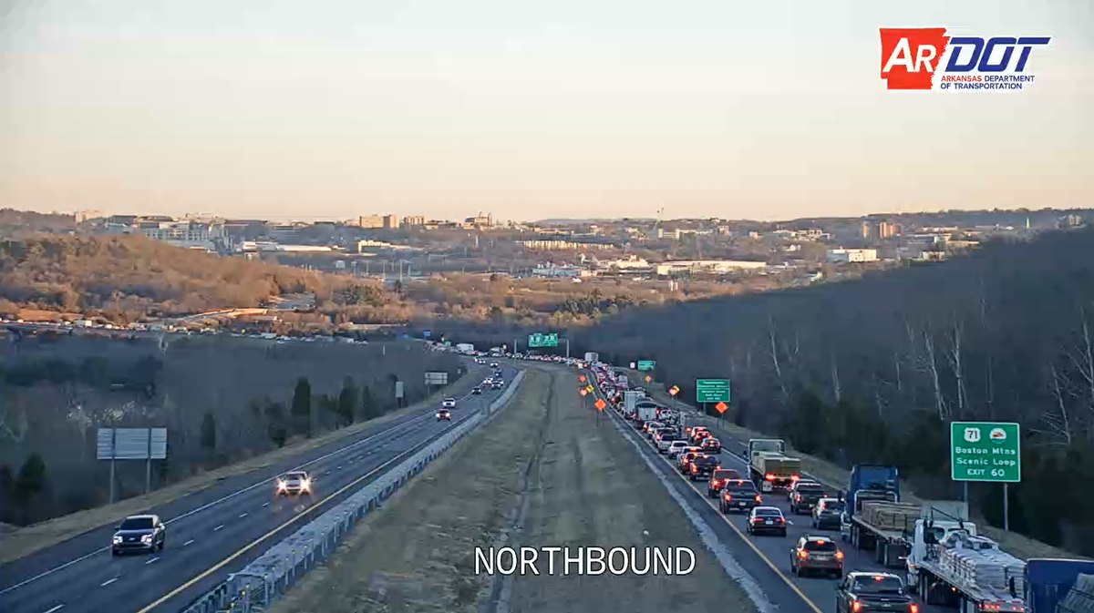 Accident slows traffic on I-49 in Fayetteville