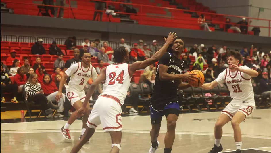 Four Privateers score in double figures, force 11 first half turnovers in win over Nicholls