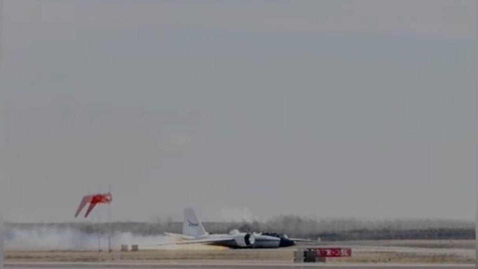 VIDEO: NASA plane makes fiery belly landing at Texas airport