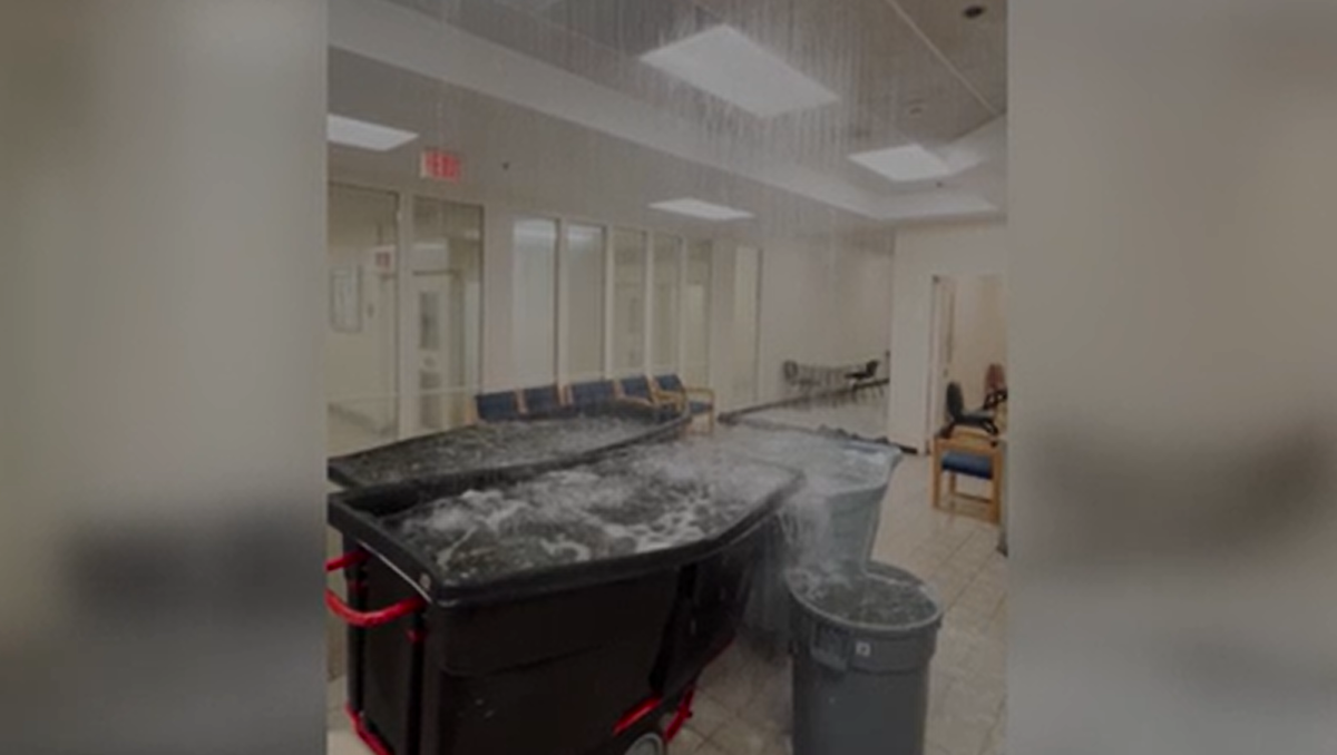 Video shows water pouring from ceiling after pipe bursts in Georgia jail