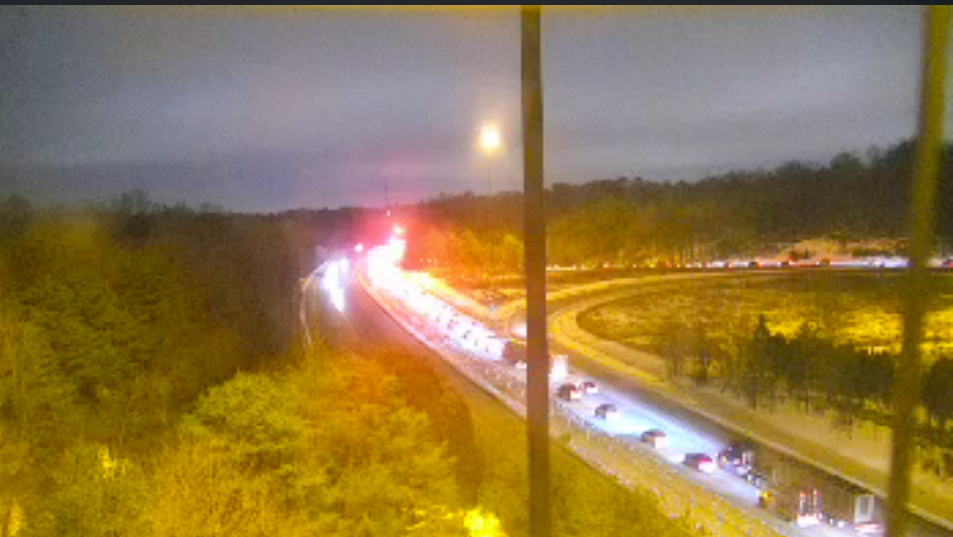 Traffic Alert:  crashes delay I-64 East in Floyd County