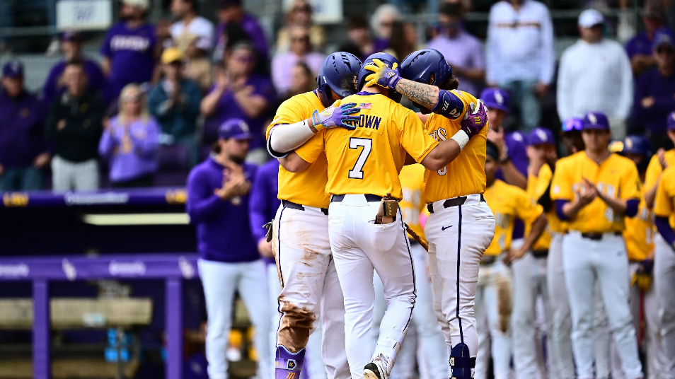 LSU completes sweep on opening weekend with 21-7 win over Milwaukee