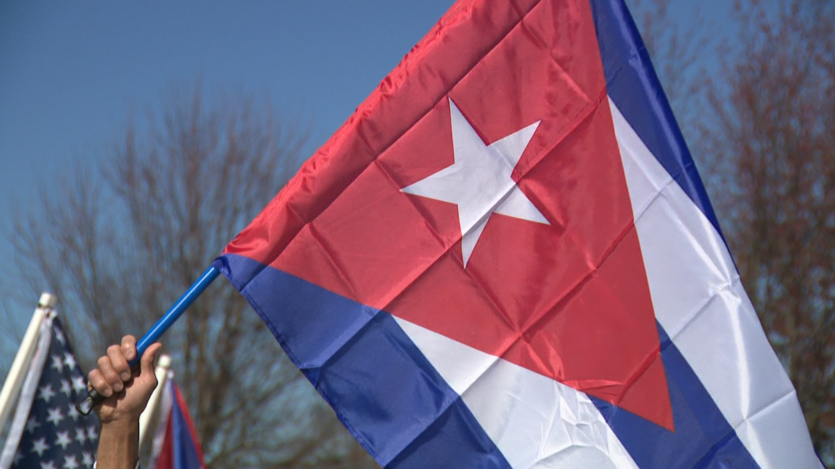 Louisville's Cuban community rallies for political change as blackouts grip island