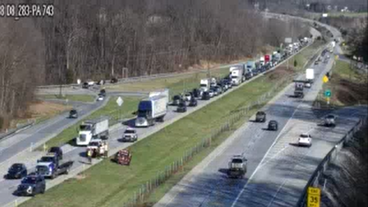 Pa. crash blocks lane, causes delays on Route 283 in Lancaster County