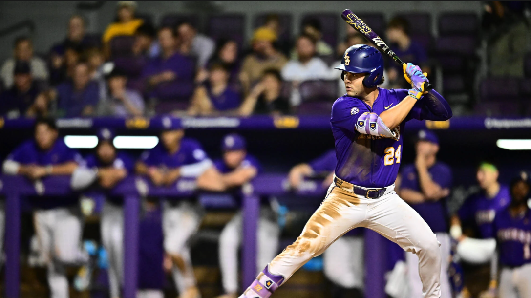 Kentucky opens series with 7-4 win over LSU