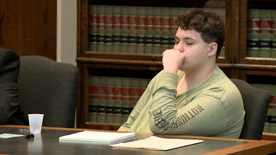 Southern Indiana teen stands trial for alleged school bus rape - WLKY
