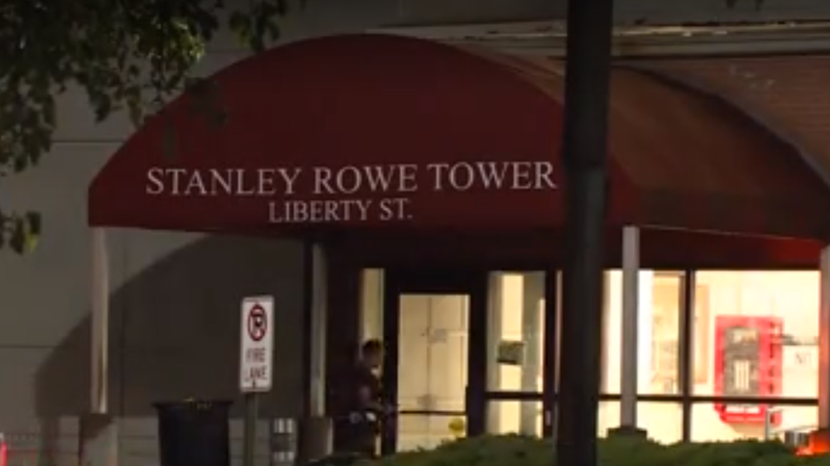 Police searching for suspects in shooting at Stanley Rowe Tower Apartments