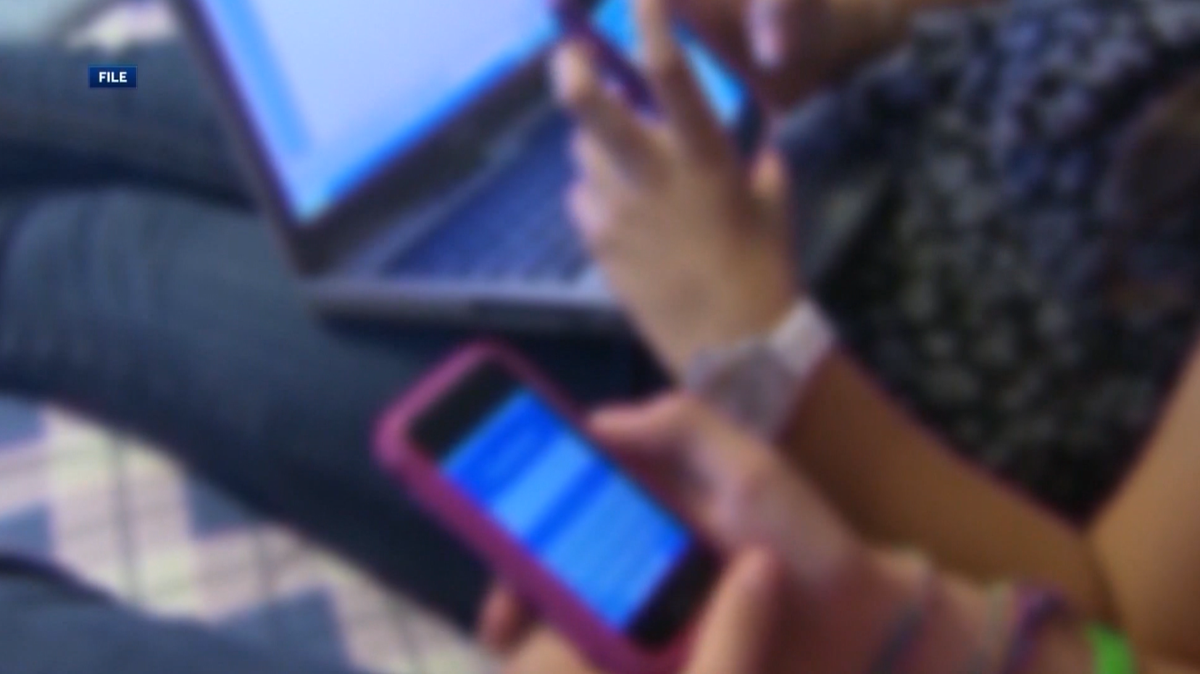 Oklahoma lawmakers propose limiting screen time in schools