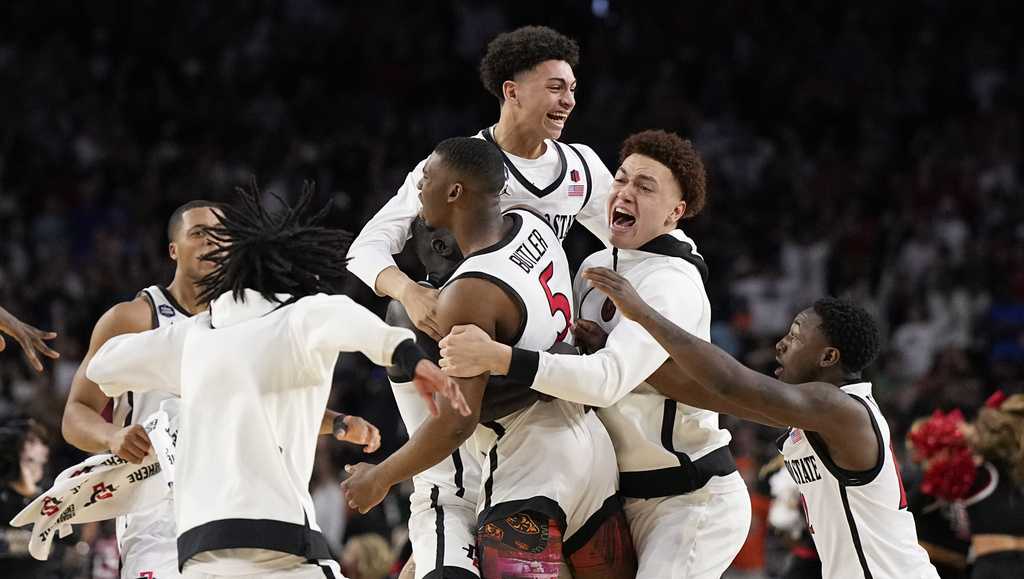 San Diego State found a last minute buzzer-beater to reach the title game :  NPR