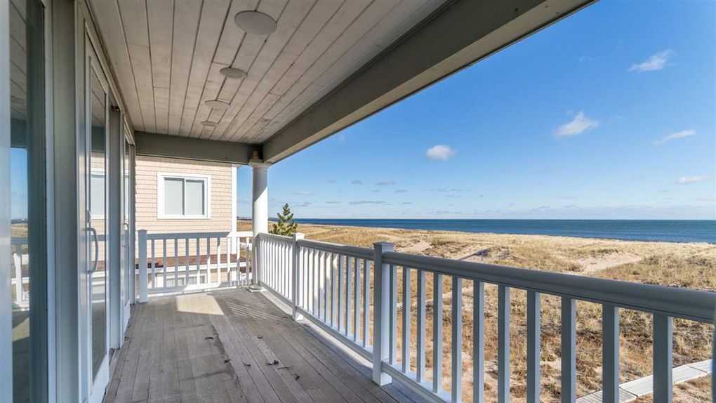 Mansion Monday A beachfront escape in Seabrook