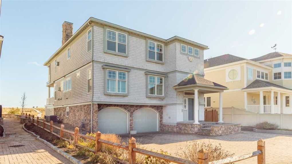 Mansion Monday A beachfront escape in Seabrook