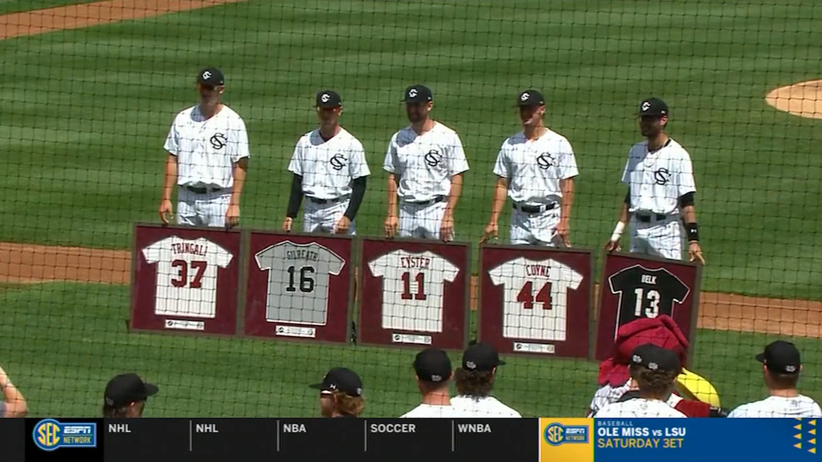 south-carolina-baseball-team-beats-kentucky-on-senior-day