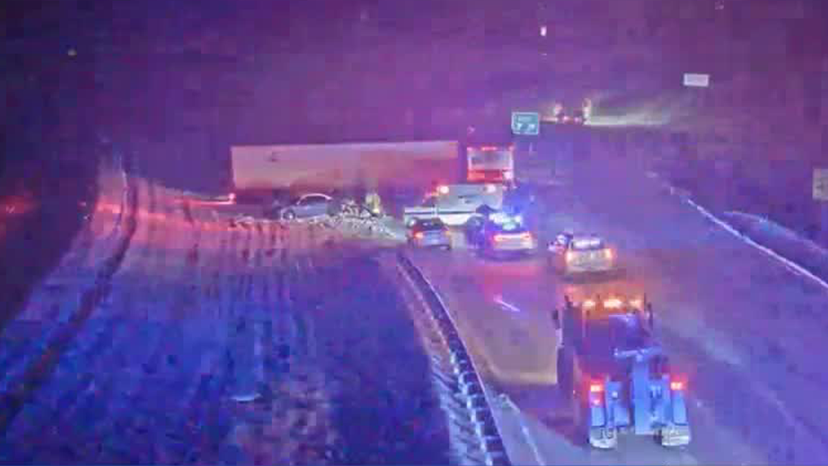 Semi crashes into Arkansas State Police vehicle on I-40