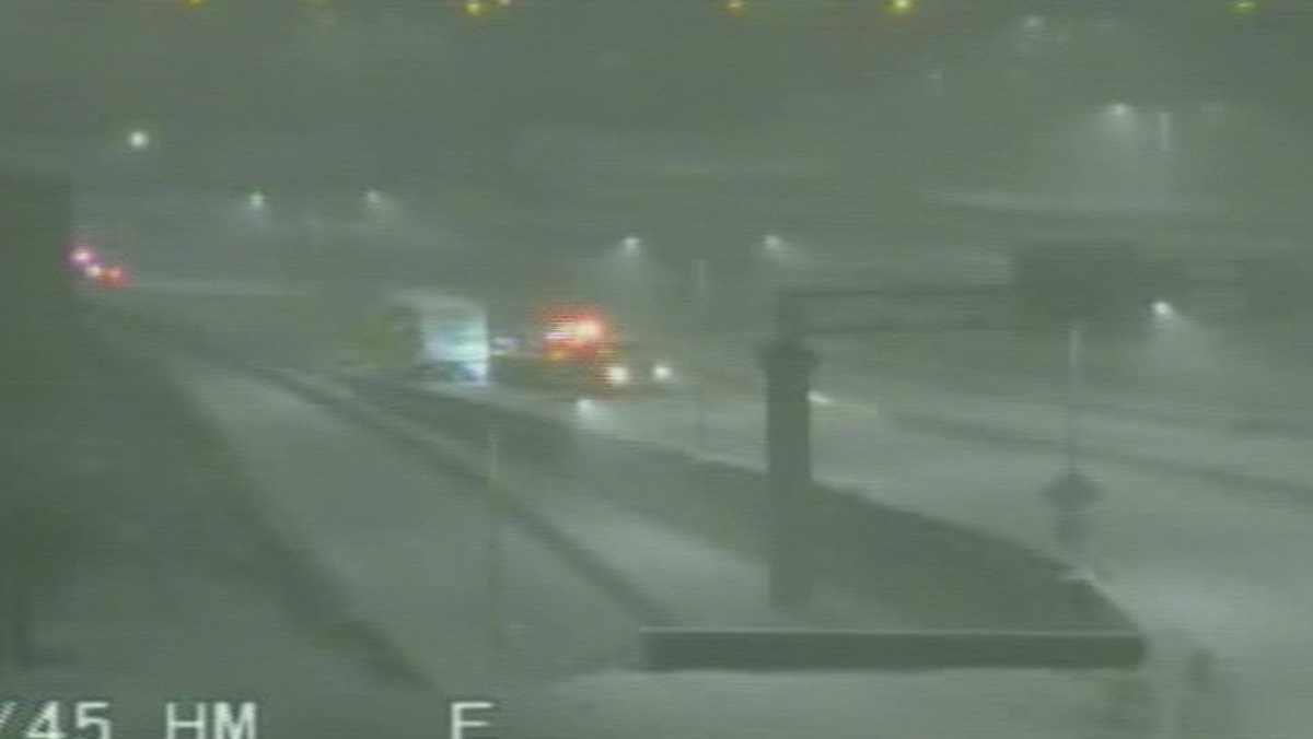 Snow leading to slippery Tuesday morning commute