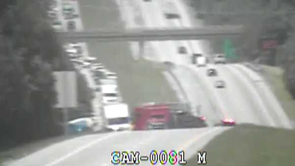 All lanes reopen after overturned semi closes part of I-265