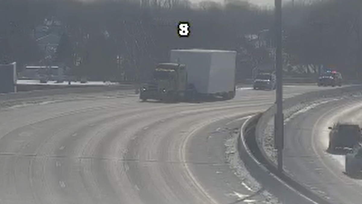 Milwaukee freeway temporarily shut down after semi can't clear overpass