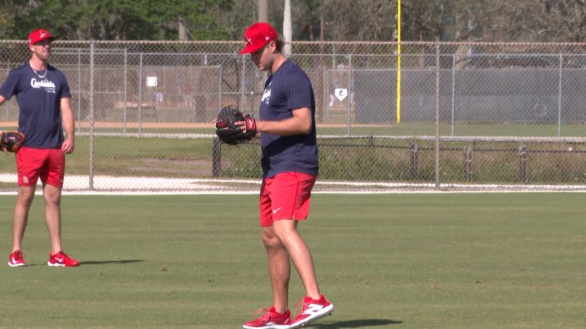 Cardinals Pitchers and Catchers report for Spring Training