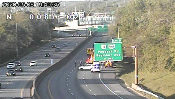 Police: 1 dead, another seriously injured in crash on Interstate 75