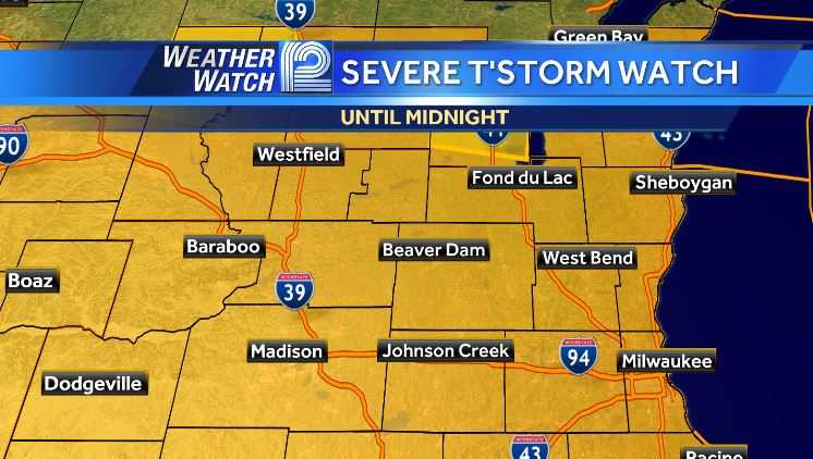 Strong Storms Moving into Southern Wisconsin