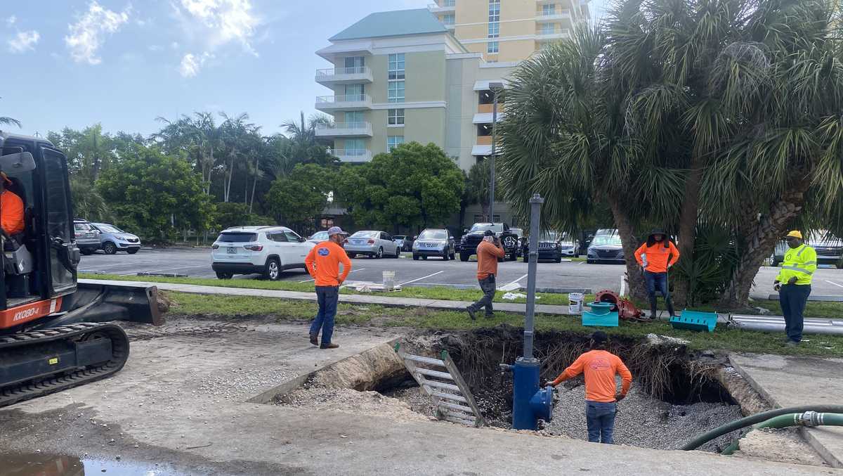 Crews repair massive sewage spill in Florida