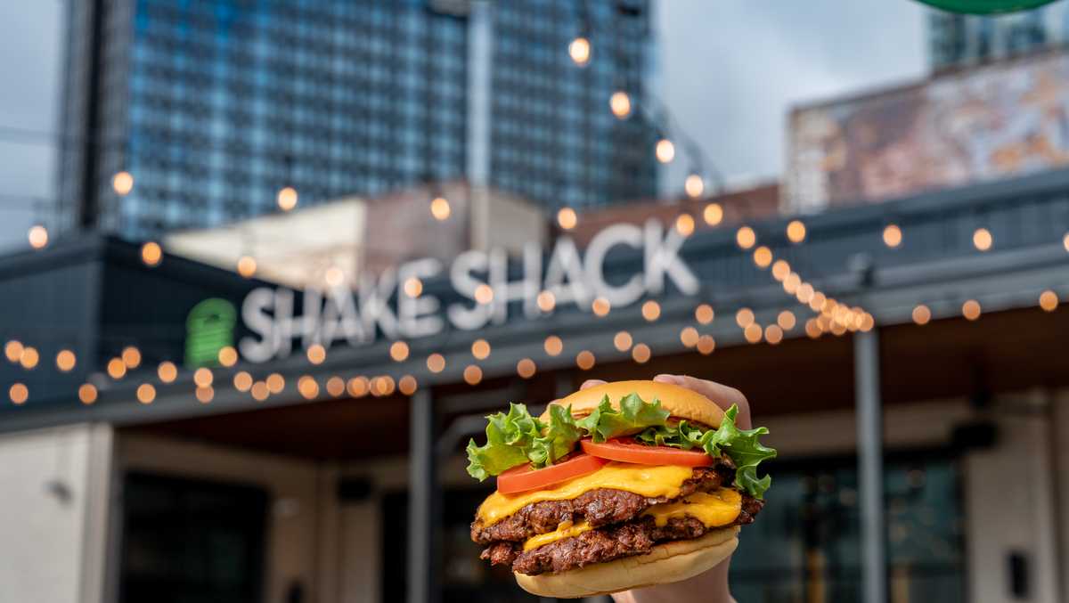 Popular burger restaurant Shake Shack opens first Oklahoma location