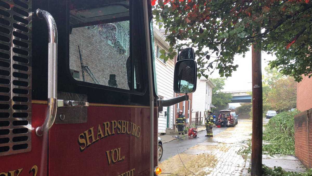 Neighbor helps put out small fire after stove is moved in Sharpsburg