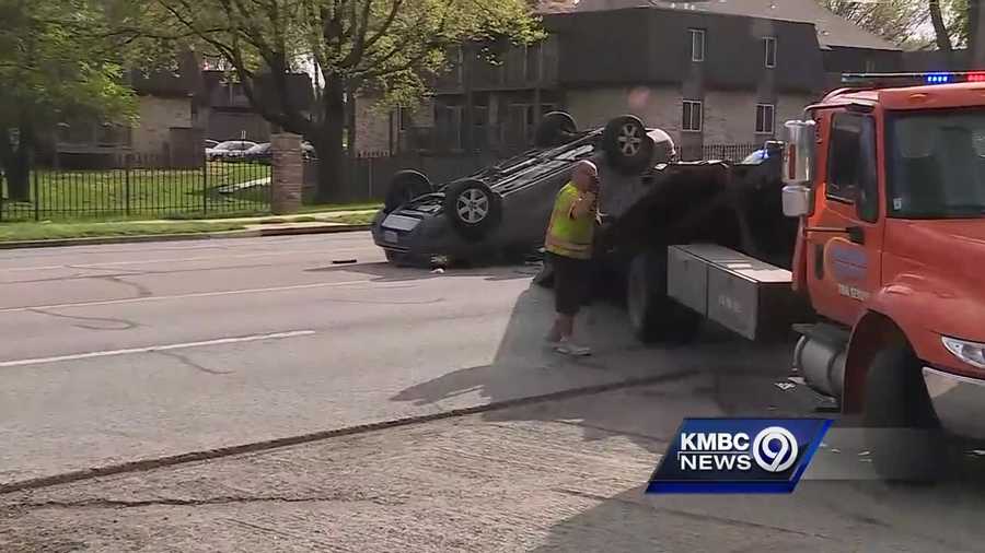4 escape serious injury in rollover crash in Shawnee