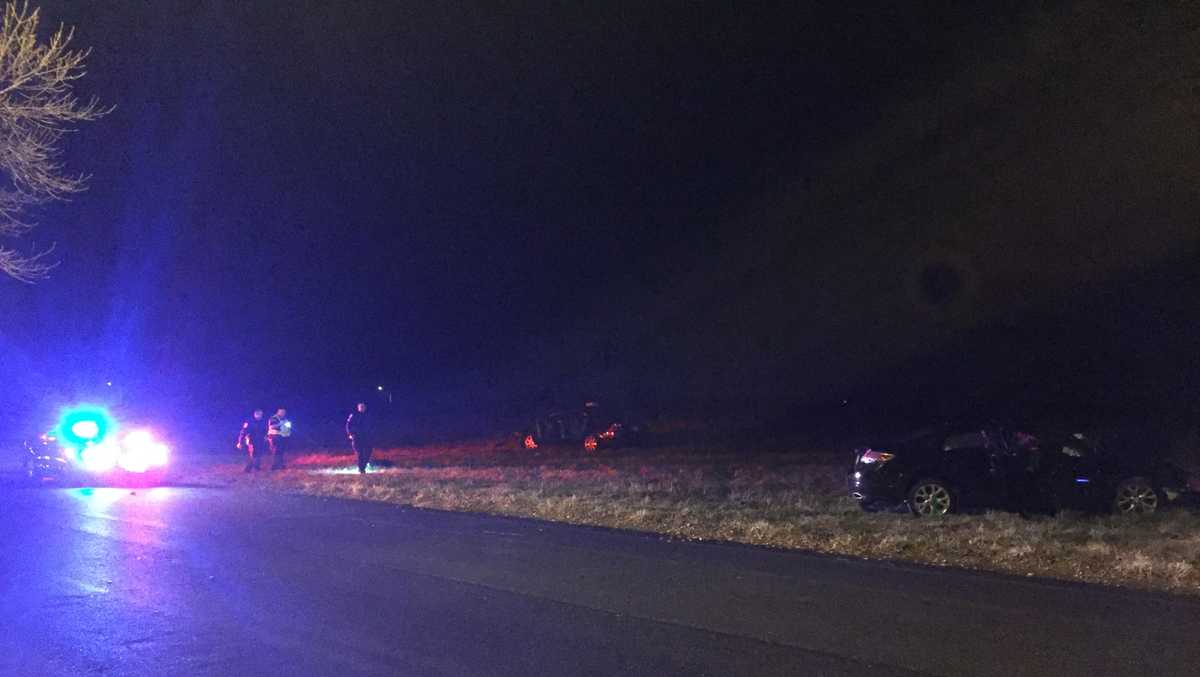 4 hurt in Shawnee headon crash