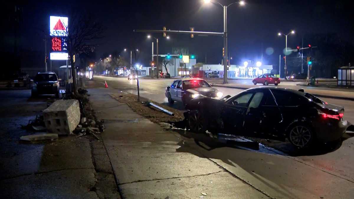 1 arrested, 4 injured after Milwaukee police chase and crash - WISN