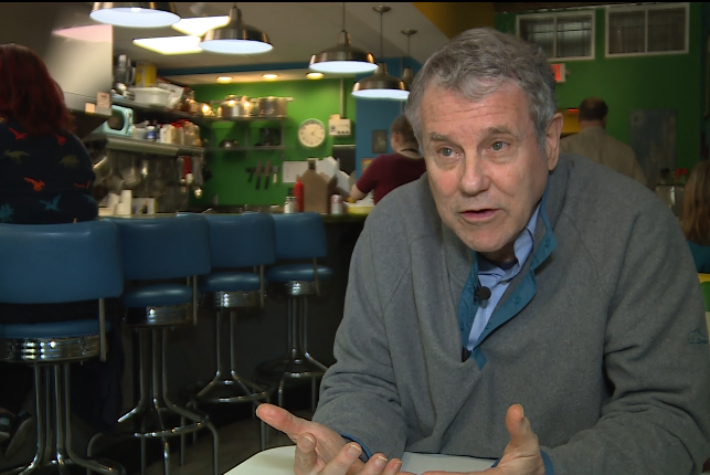 wlwt.com - Ashley Kirklen - Sherrod Brown talks to voters in Cincinnati, focusing on workers' issues