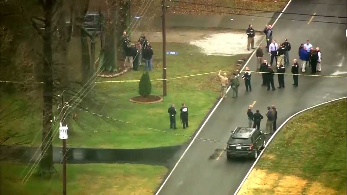 Man charged with shooting Shively officer takes plea deal