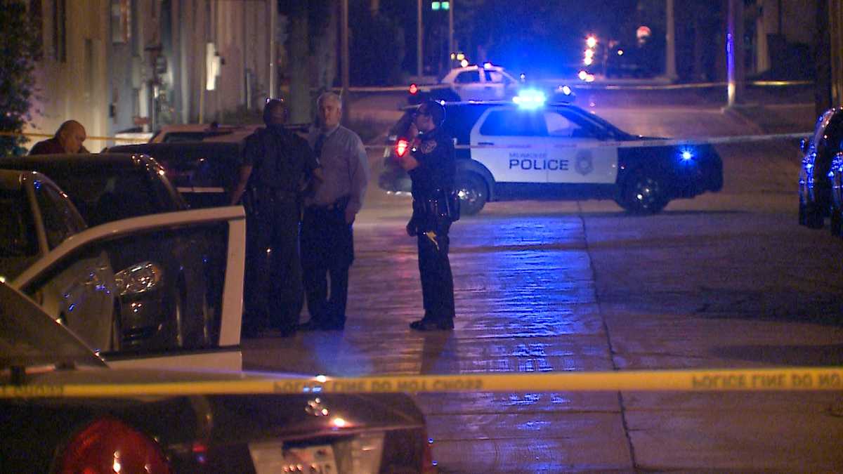 Man shot during armed robbery on Milwaukee's south side