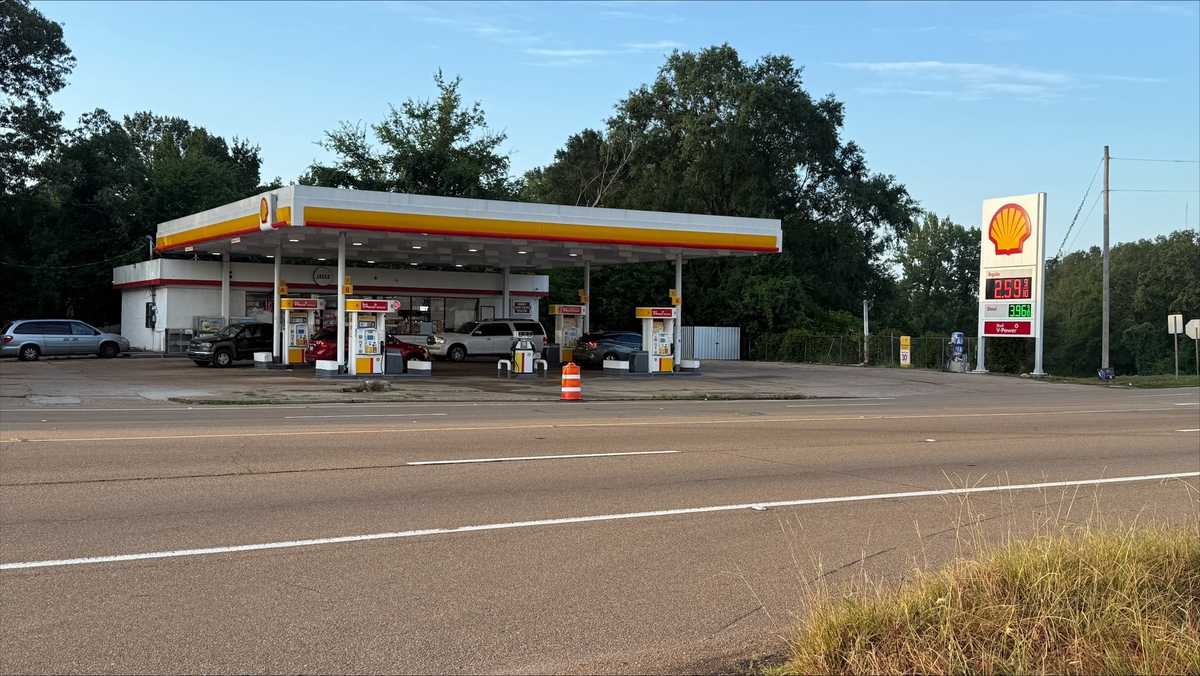 Police probe fatal shooting at Jackson gas station