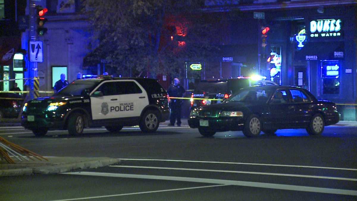 Man killed in shooting outside bar downtown Milwaukee identified
