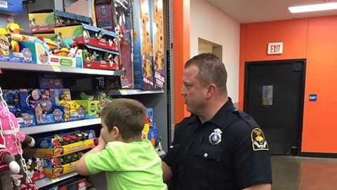 50 metro area kids get to 'Shop with a Cop'