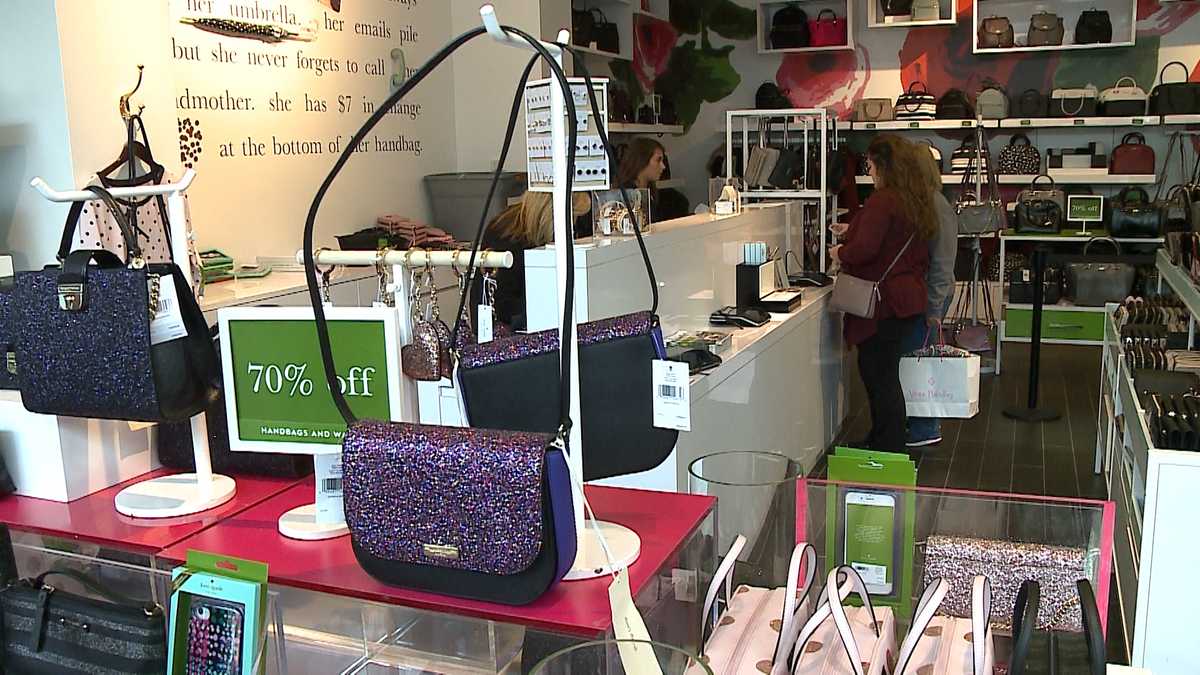 Nebraska Crossing Outlets sees biggest shopping weekend in history