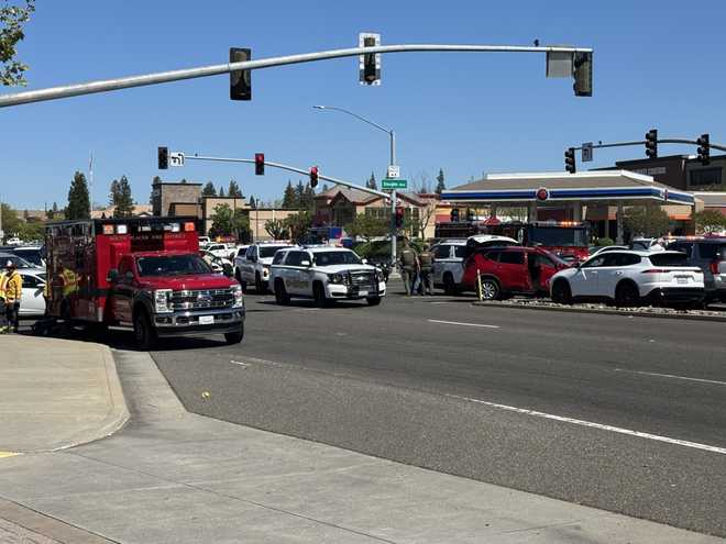 Placer County deputy, another person injured in crash Placer County deputy, another person injured in crash