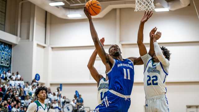 Defense and highlight reel dunks lead Privateers to ninth straight victory - Vimarsana News