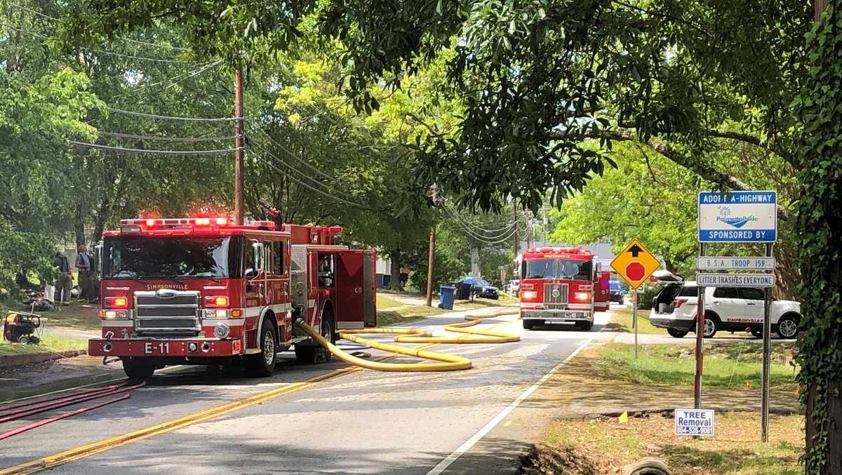 Firefighter injured while responding to structure fire in Simpsonville