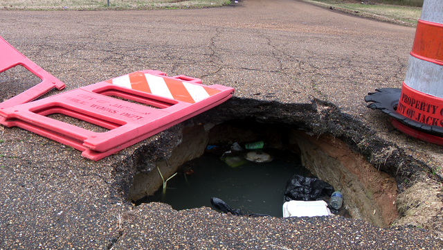 Large sinkhole poses safety issue for a south Jackson neighborhood - Vimarsana News