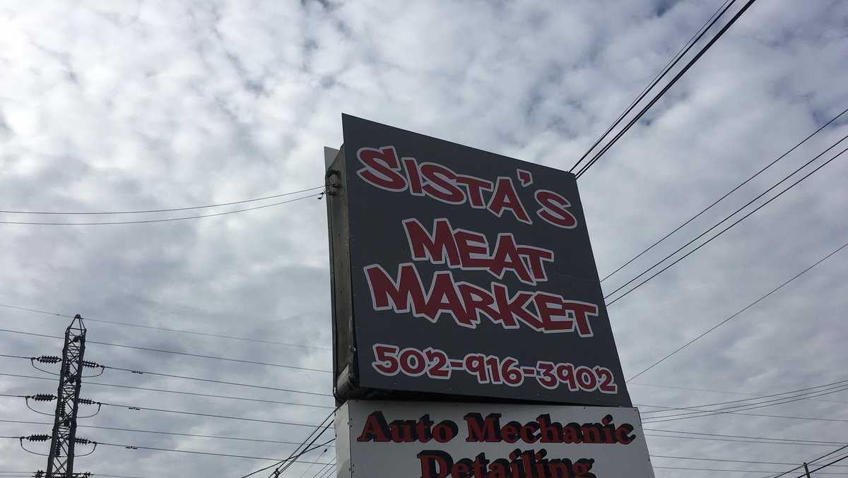 New grocery store opens in Louisville's "food desert"