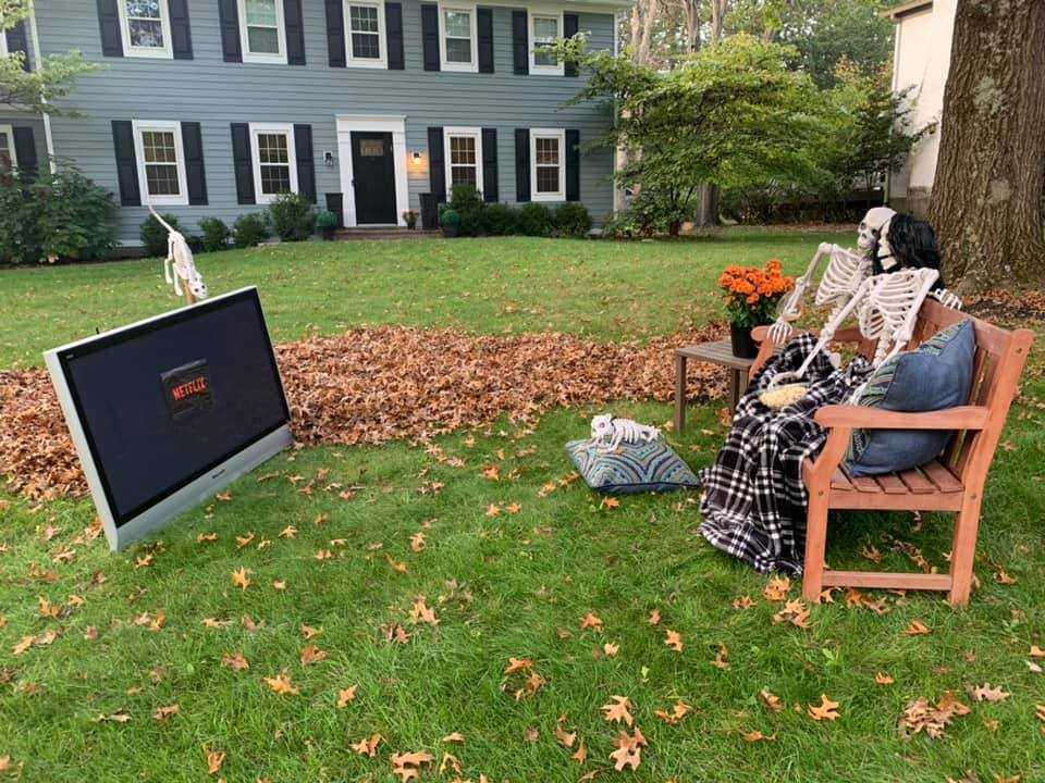 Best Front Yard Buffalo Bills Skeleton Display in WNY