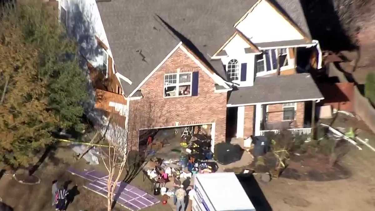 VIDEO: Sky 4 tours the damage left behind after tornado, storms - WYFF