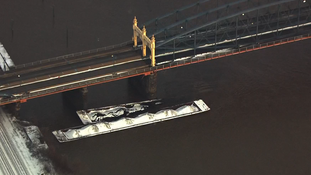 Bridges In Pittsburgh Reopen After Loose Barges Prompt Closures