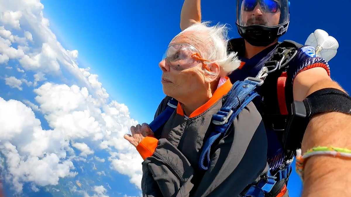 100-year-old from New Hampshire celebrates birthday by skydiving