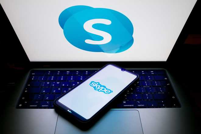 En mayo, Microsoft detiene Skype.