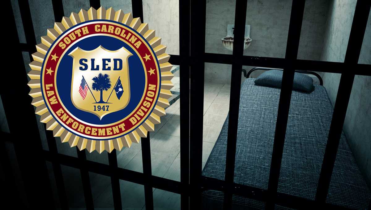 South Carolina couple traded gifts, money for sexual acts with minor, warrants say